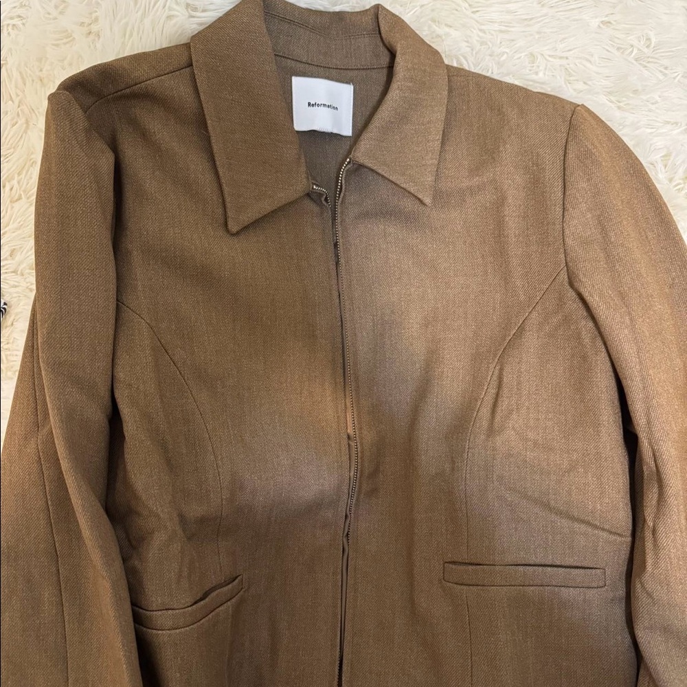 Reformation Brynlee Two Piece Camel - Picture 10 of 11